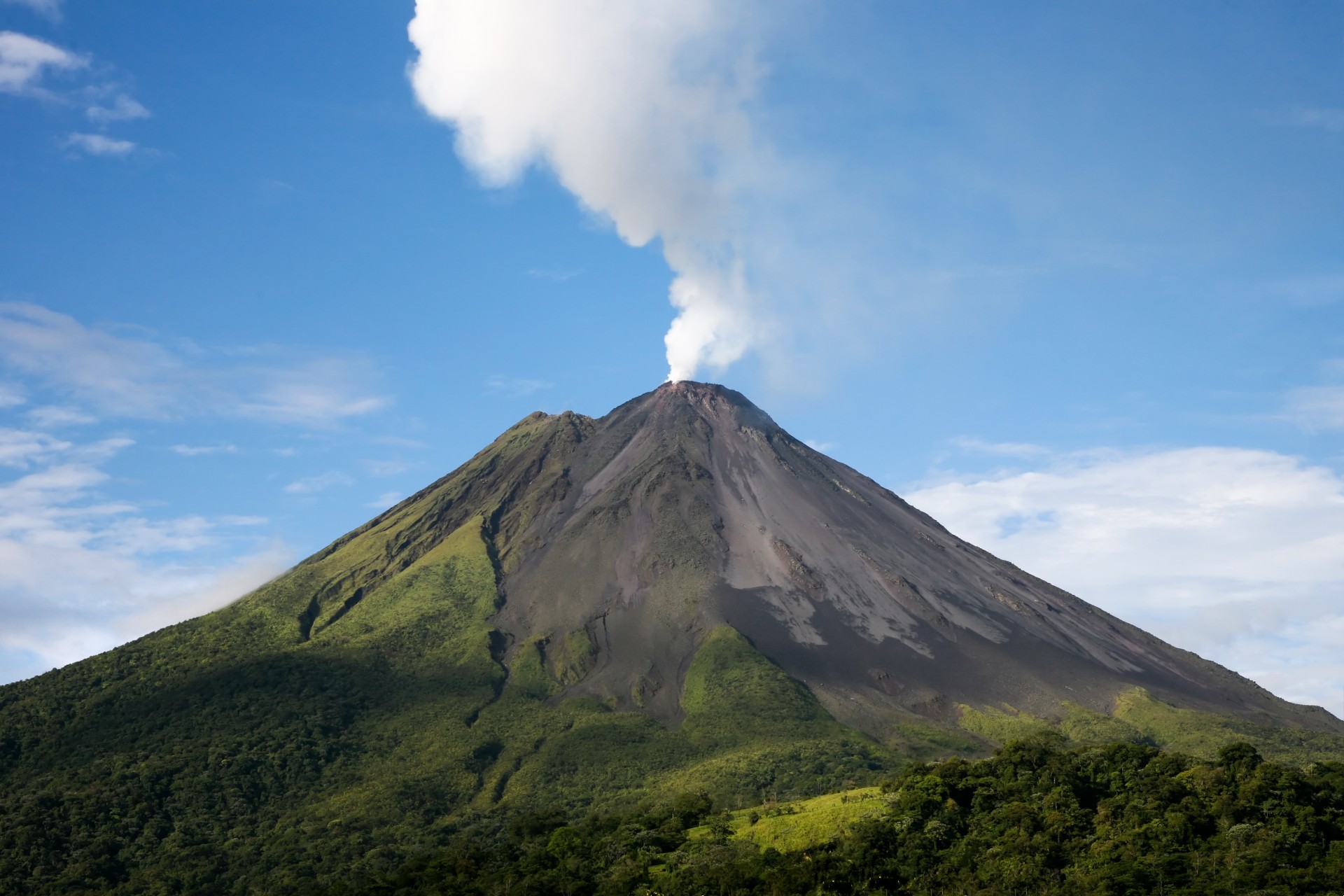 A photo of the Arenal volcano in Costa Rica