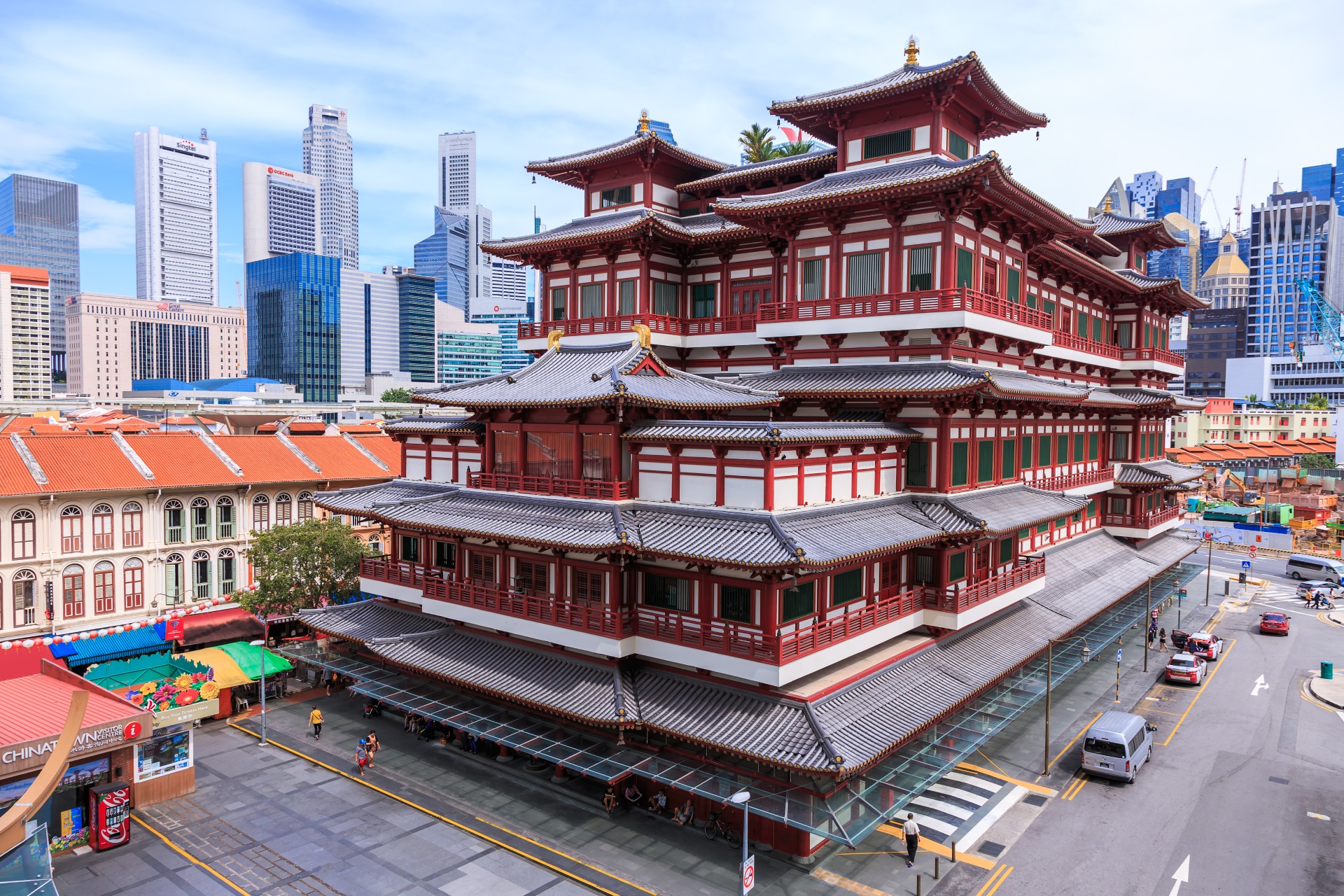 A picture of the buddha tooth relic temple