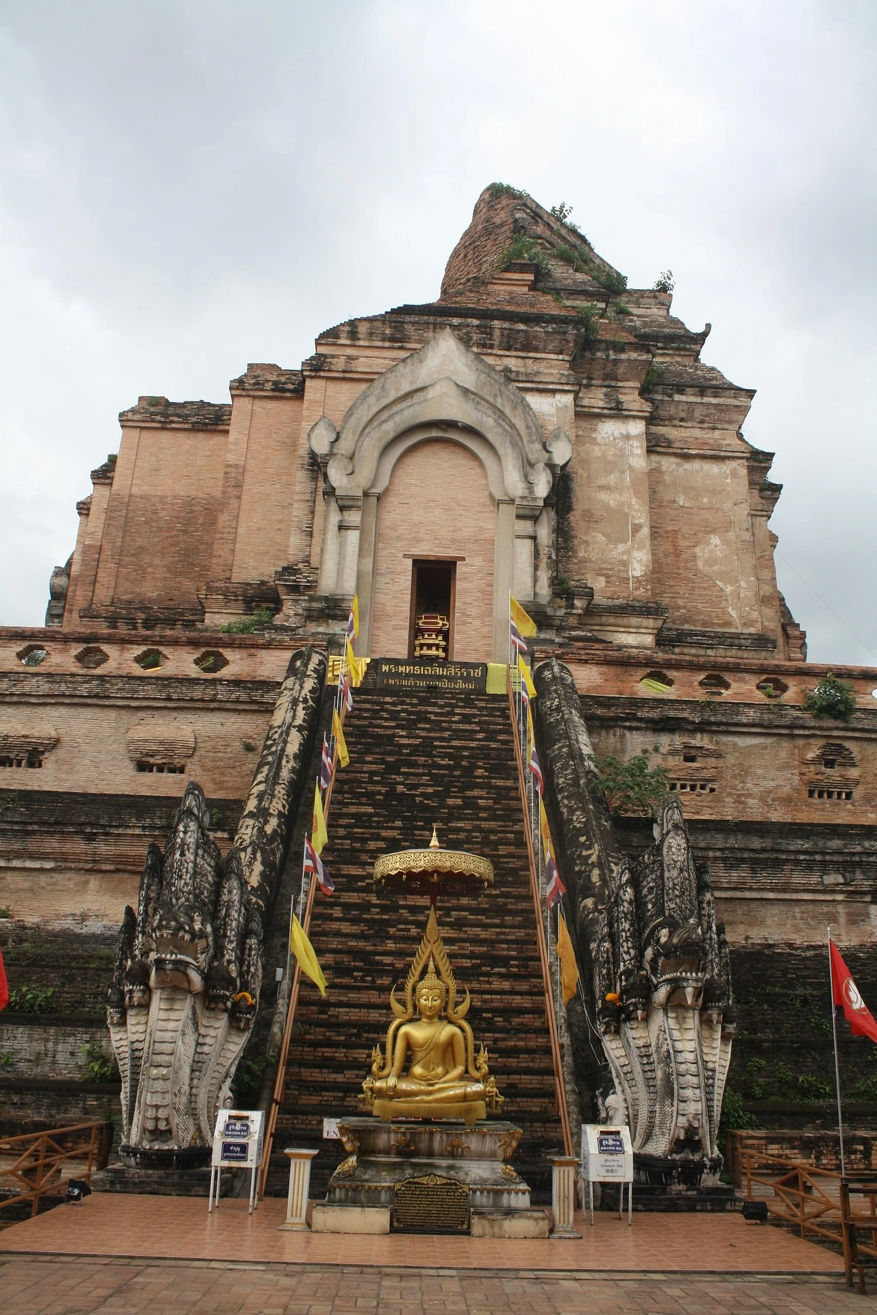 Chedi Luang temple in Chiang Mai, Thailand