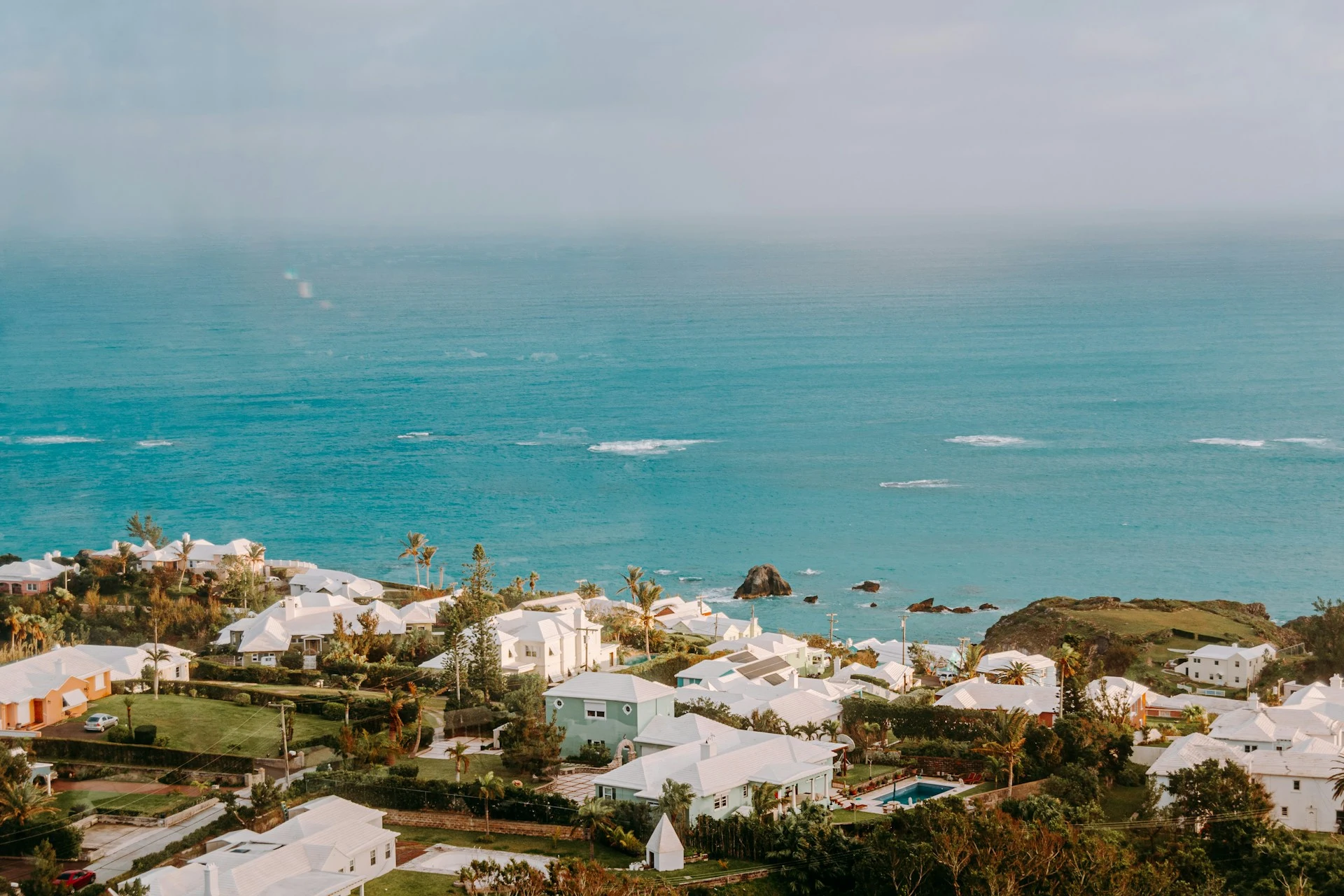 View of the coast of Bermuda, with the Gibb\\\'s Hill Lighthouse