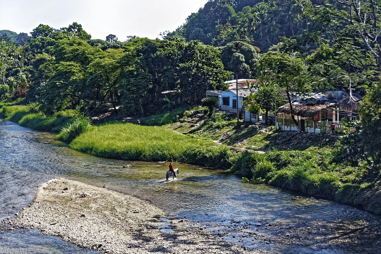 Colombia house near waterbody featured
