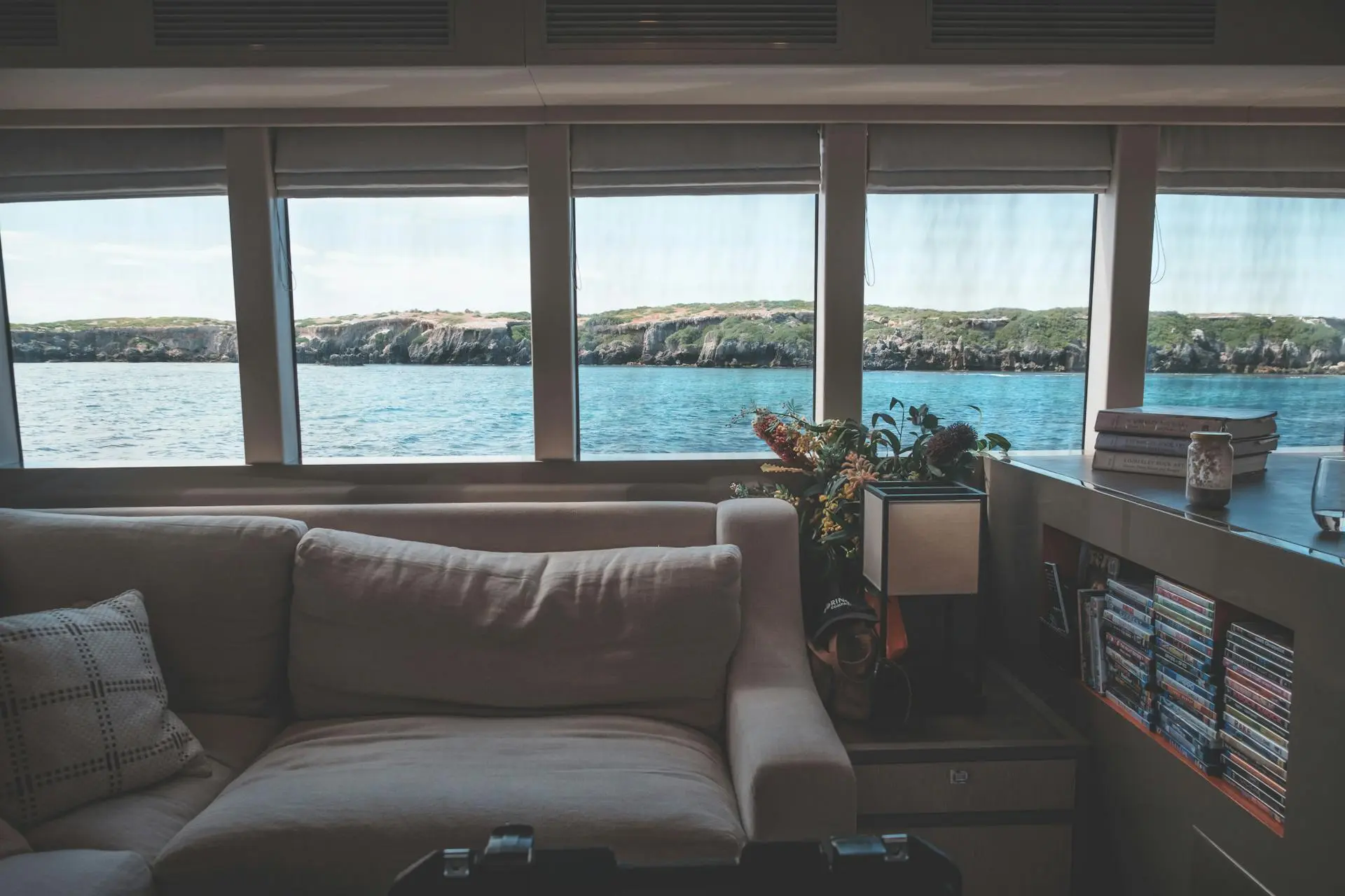 Cruise Couch for a destination guide