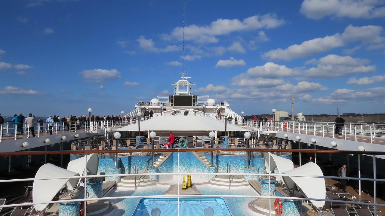Cruise Pool for a destination guide