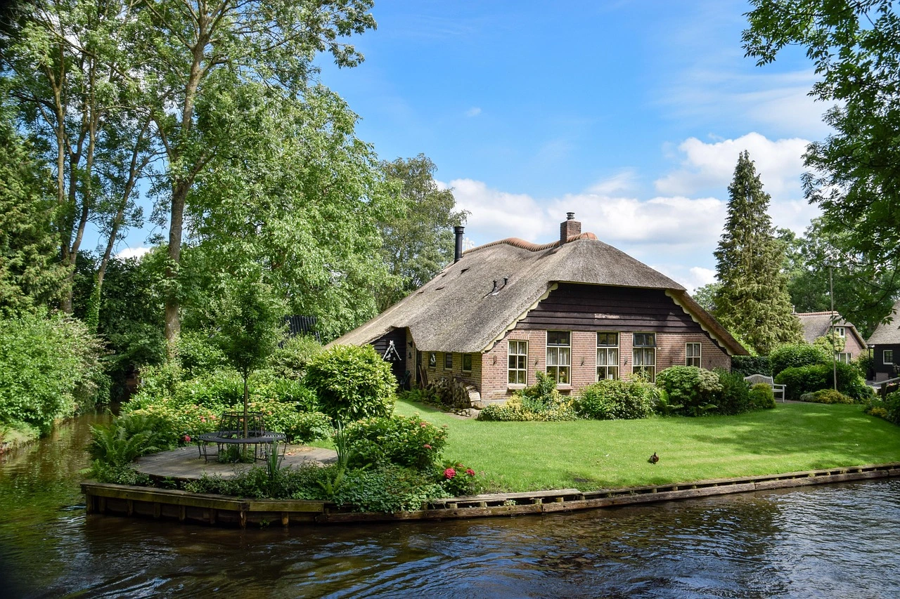 Giethoorn - The Dutch Venice for a destination guide