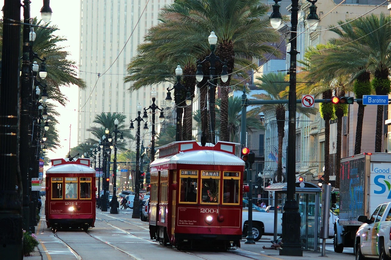 Red Buses for a destination guide