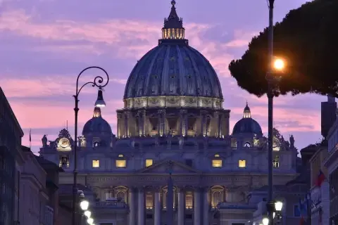 St. Peter\\\'s Basilica in Vatican City, Italy
