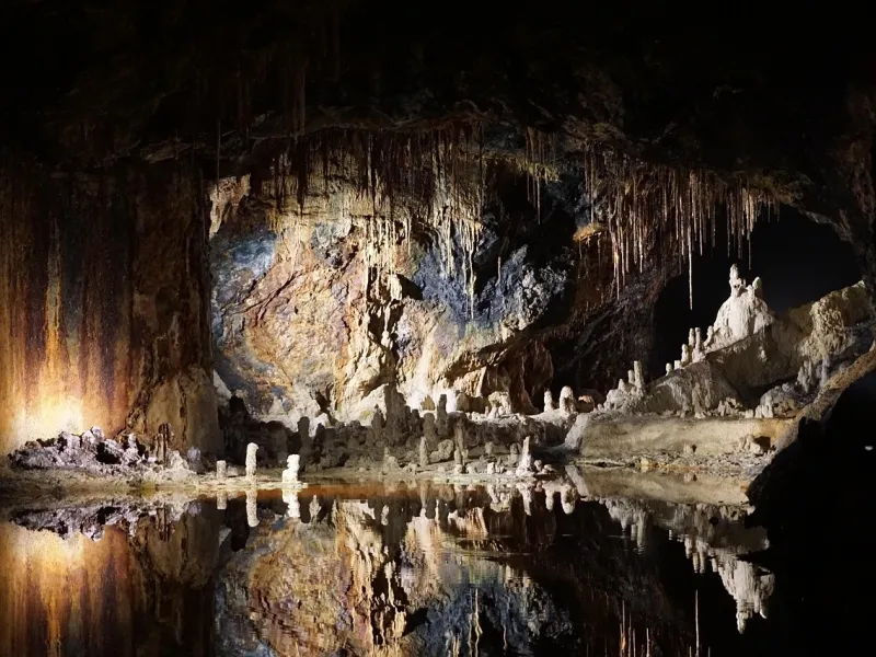 HarrisonAAAs Cave barbados