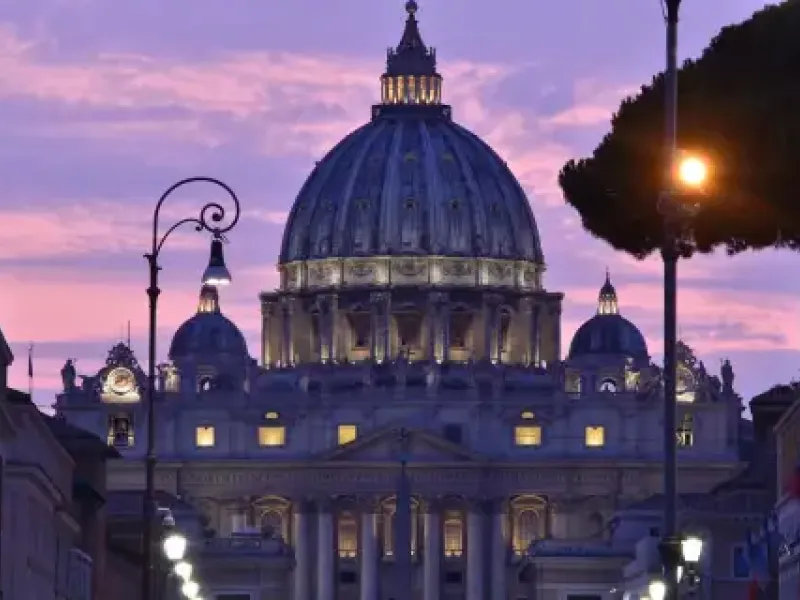 St. Peter\\\'s Basilica in Vatican City, Italy