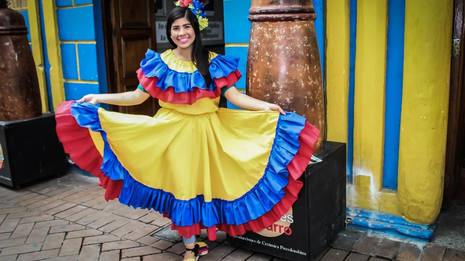 Colombia traditional woman icon
