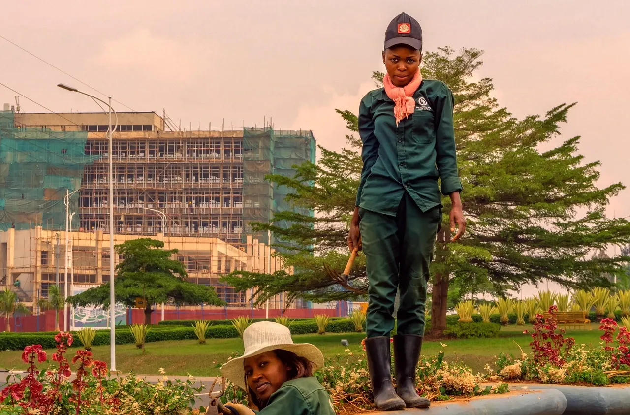 Women working in Rwanda featured