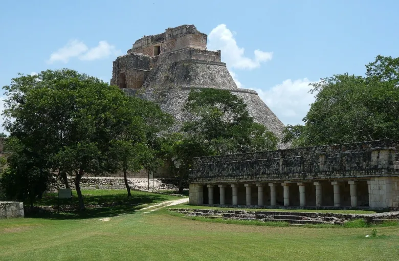 Pyramid of the Magician (PirAAmide del adivino) for a destination guide